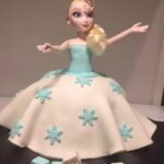 Elsakake liten dukke